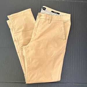 Guess Men's Slim Tapered Khaki Chinos SZ 34